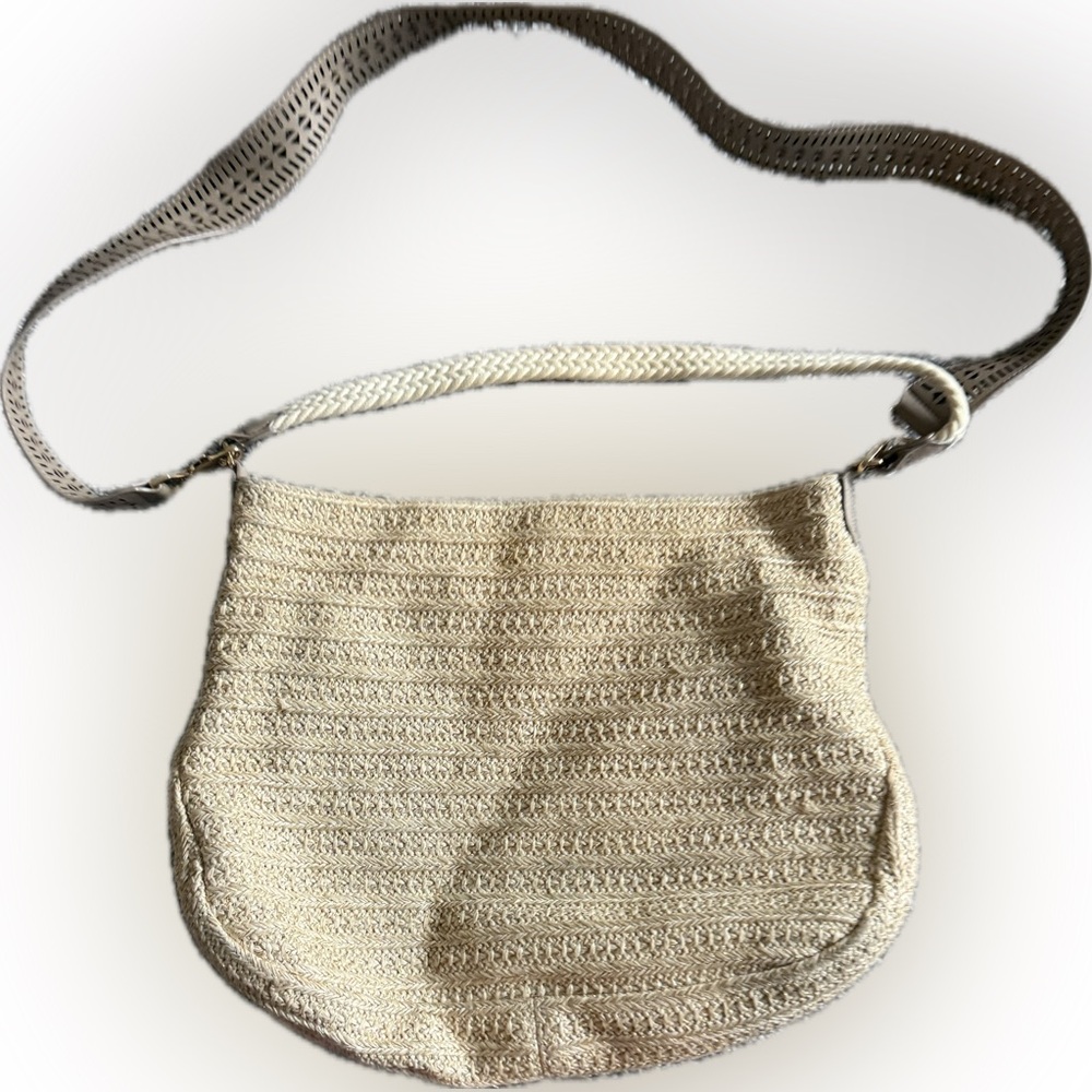 STELLA + DOT HOBO STYLE STRAW BAG WOVEN GOLD THREADS